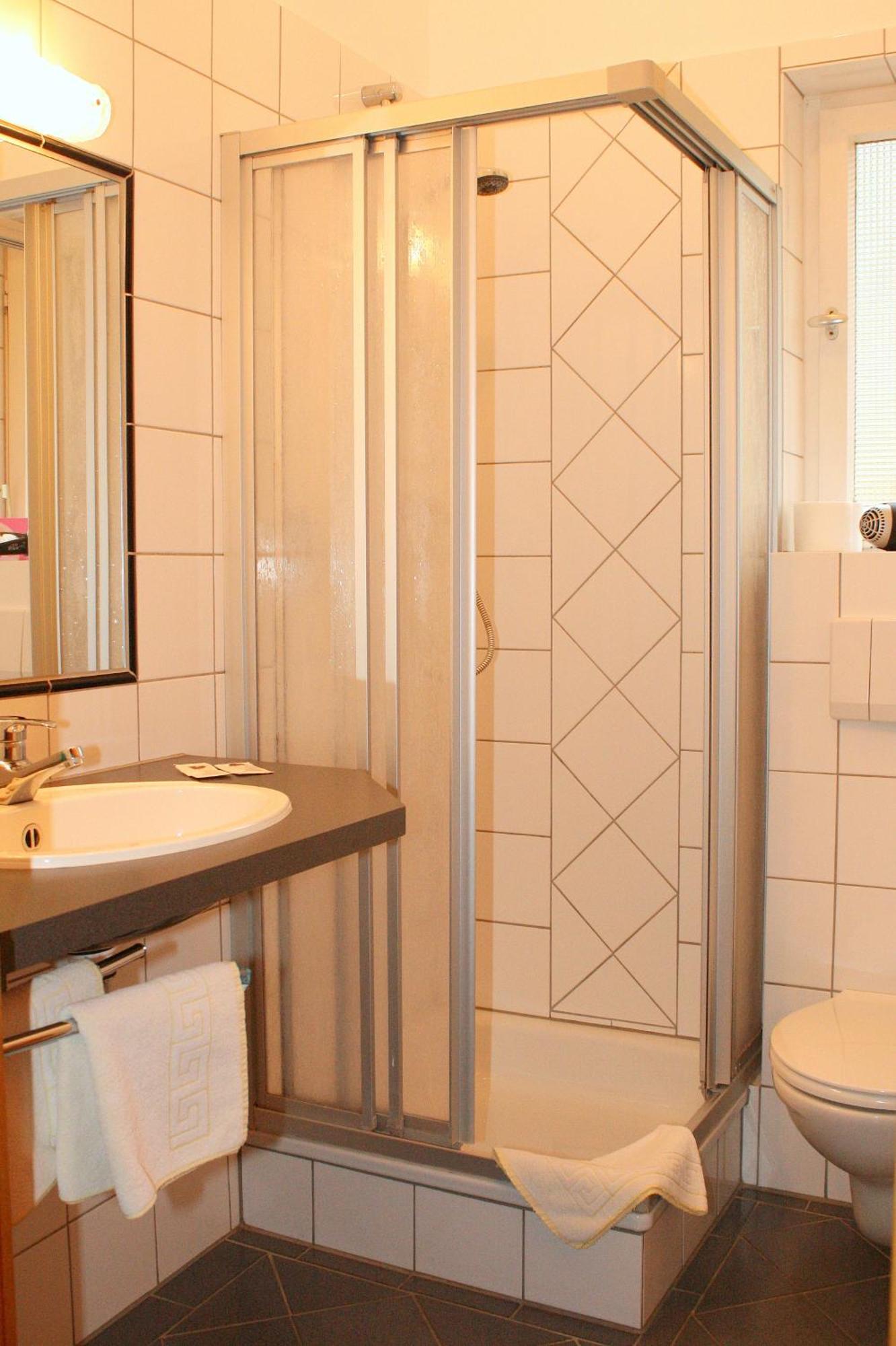 Hotel Haus Hellhohl Garni Брилон Экстерьер фото